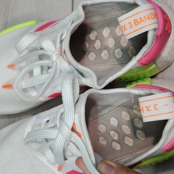 Adidas Womens Boost NMD R1 Solar Athletic Running Pink Sneakers shoes sz 6.5 - Picture 13 of 14